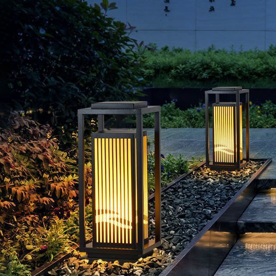 New Chinese-style solar LED floor lamps, outdoor waterproof column head lamps, villa garden courtyard gate landscape lamps details Picture