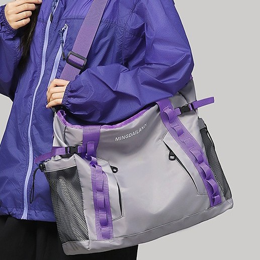 Single-shoulder hand-carry travel bag, large-capacity business trip luggage bag, eye-catching outdoor leisure waterproof sports and fitness bag full figure