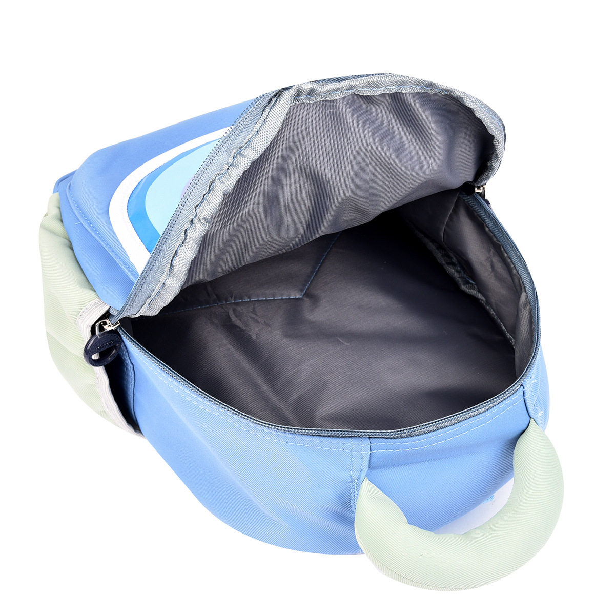 The new cartoon backpack for kindergarten girls, Kuromi, is lightweight, cute and has a high level of appearance. It is a children's travel backpack Application Scenario