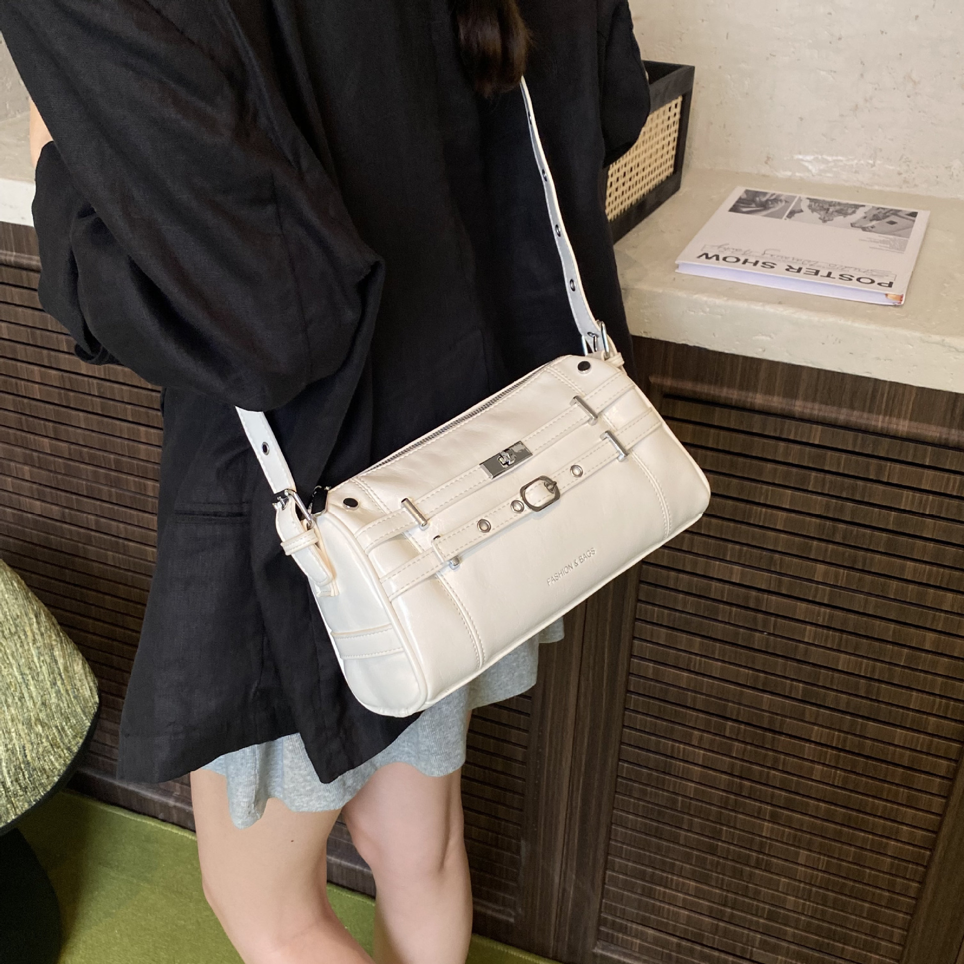 Cool waxed leather small bag for women 2025 new style, fashionable and simple underarm pillow bag, summer commuting crossbody bag for work details Picture