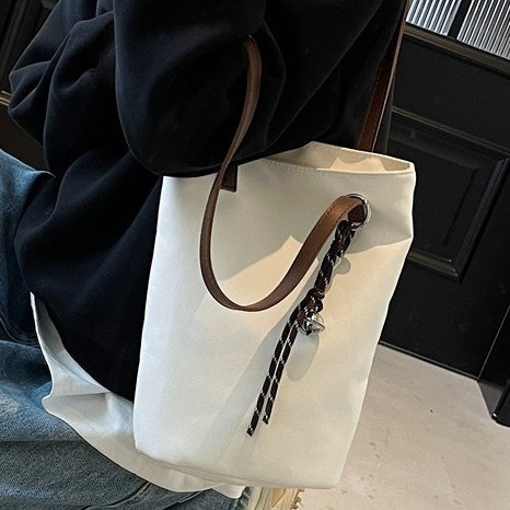 Fashionable solid color simple bucket bag, women's underarm bag, new Korean style niche casual single-shoulder bag, texture handbag Specification drawing