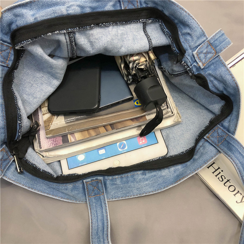 Wholesale washed denim canvas bags, women's retro hand-held shopping bags, large-capacity casual school-style single-shoulder crossbody bags Application Scenario