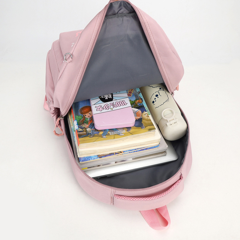 A new 2024 model of casual schoolbag for junior high school students, a lightweight and large-capacity backpack for girls in grades four, five and six Application Scenario