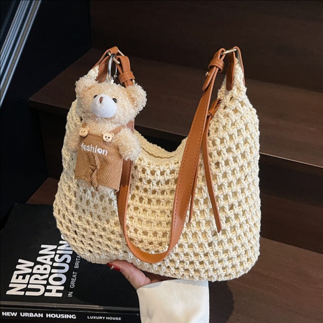 2025 New summer casual straw woven large-capacity underarm bag, a women's forest-style artistic and laid-back single-shoulder crossbody bag full figure