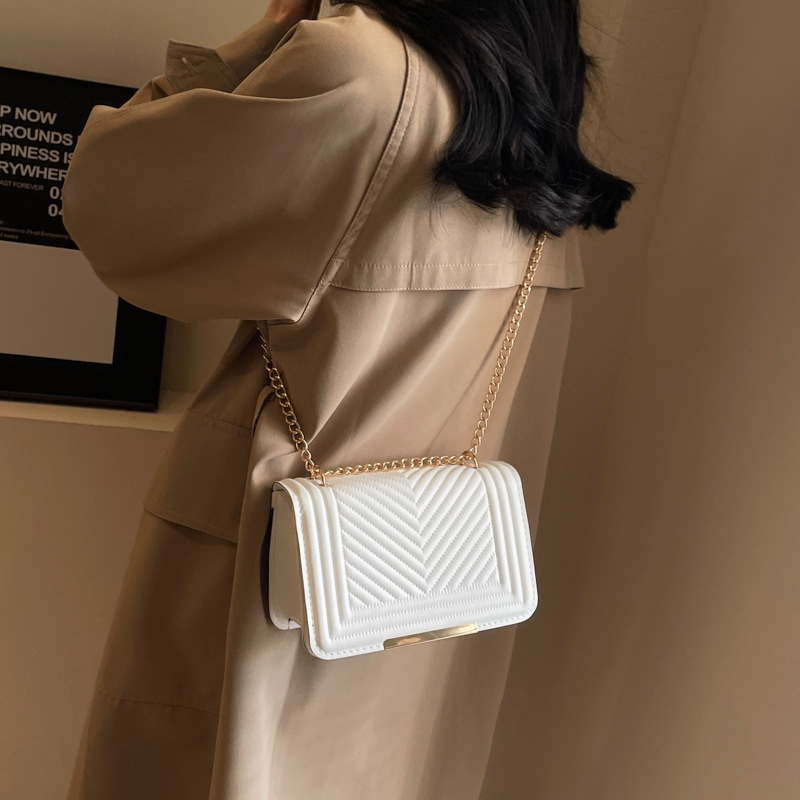 Personalized diamond-shaped fashionable and high-quality women's bag 2023 new style, retro and elegant single-shoulder armpit bag, fashionable single-shoulder small square bag Specification drawing