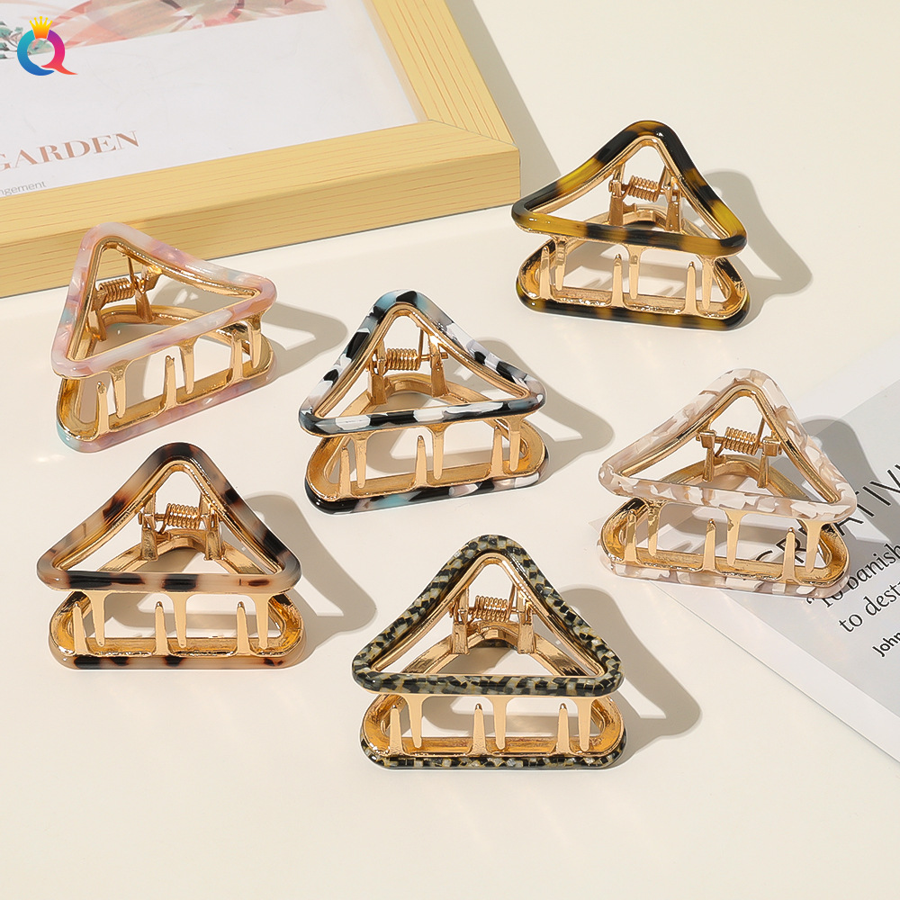 Qiyue Cross-border acetate alloy hair clip, Korean version of the popular medium-sized triangular hollowed-out updo hair clip for women full figure