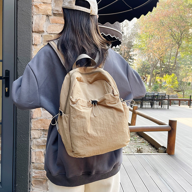 Factory direct sales of new fashionable and versatile backpacks, large-capacity trendy casual travel backpacks, and simple student schoolbags details Picture