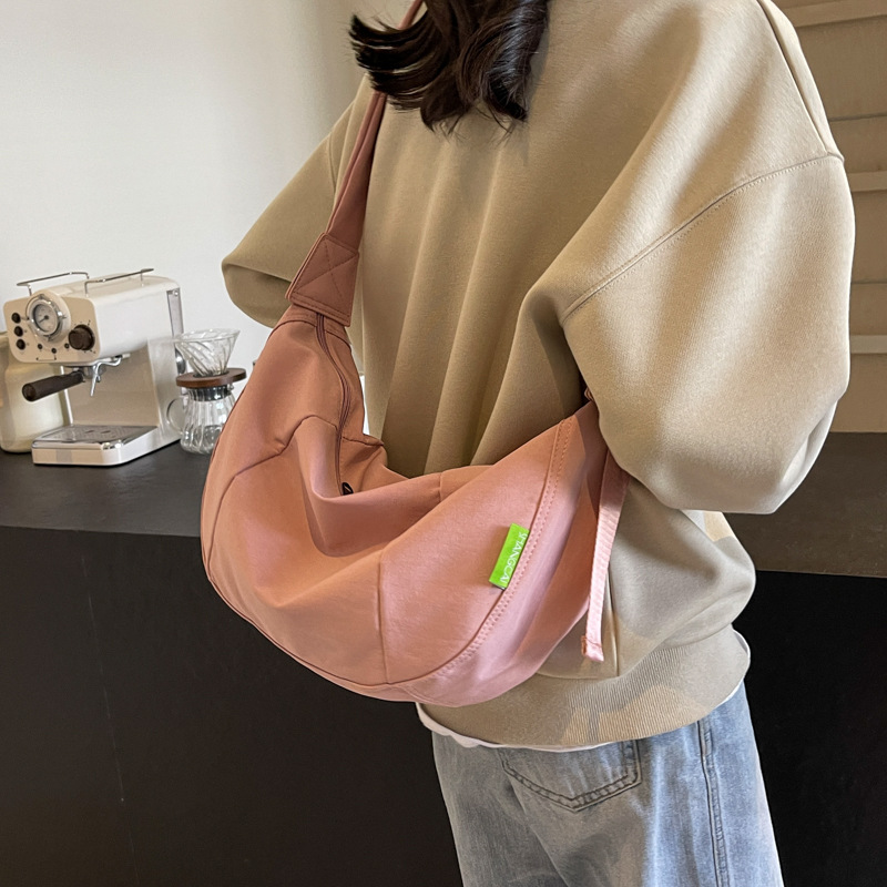 Nylon fabric crossbody bag for women, large capacity 2024 summer new wide shoulder strap single-shoulder bag, fashionable and casual dumpling bag full figure