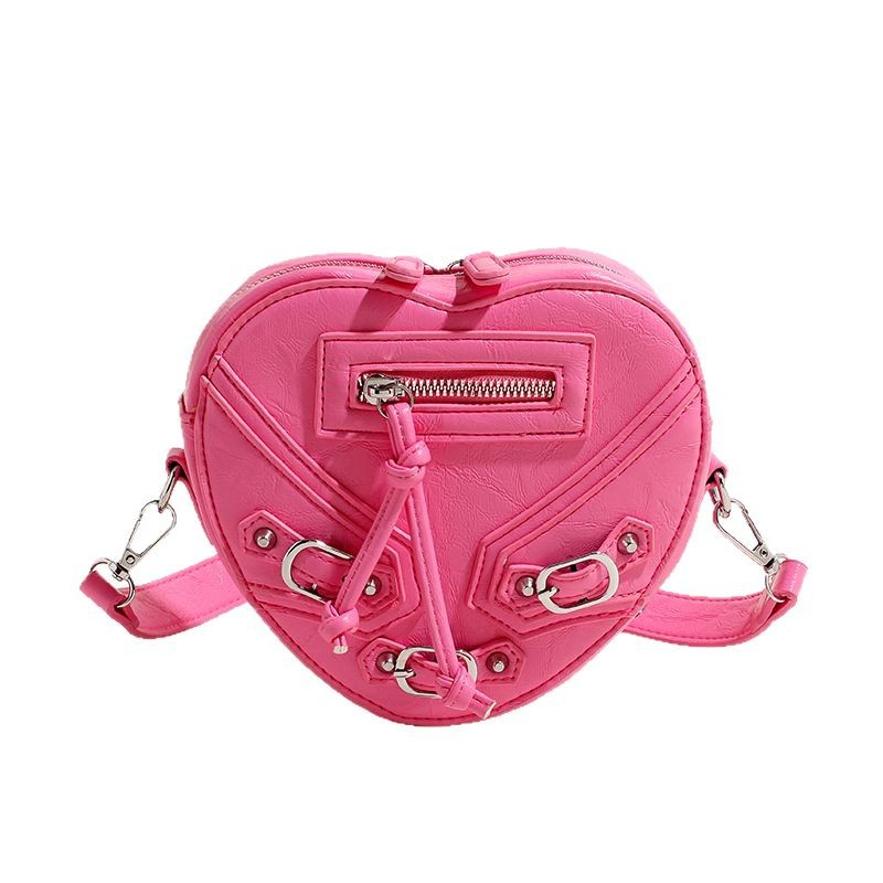 The 2024 new trendy heart-shaped motorcycle bag is a sweet and cool rivet single-shoulder bag with a retro and niche design sense Item Picture