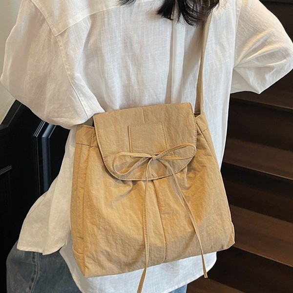 Workwear flap wide shoulder strap messenger bag, forest-style school style, artistic Japanese style, simple Harajuku strap single-shoulder crossbody bag details Picture