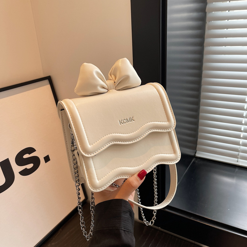 Versatile ins chain bag for women, 2023 new trendy and fashionable small square bag, high-end bow, niche crossbody bag full figure