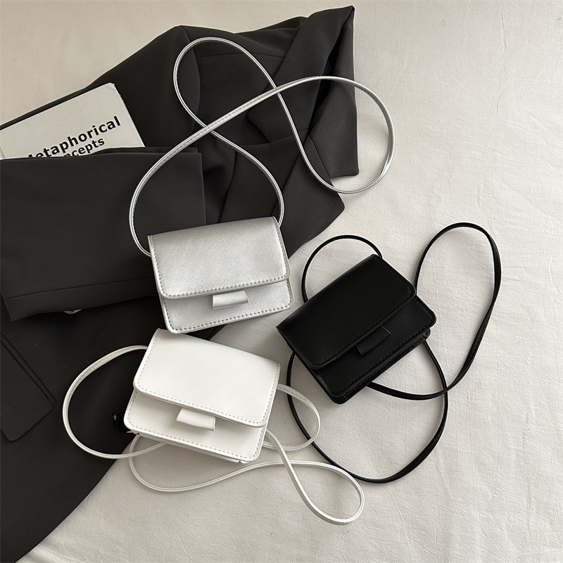 Cross-border trendy small square bag, stylish princess girl coin purse, single-shoulder bag, versatile chain crossbody bag Application Scenario