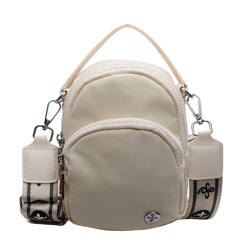 The new 2025 spring lightweight small bag with wide shoulder straps and multiple pockets is a versatile and casual crossbody bag for women Item Picture