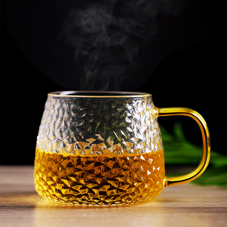 High borosilicate glass cups, hammered household water cups, men's and women's flower tea cups, transparent milk cups with handles, beverage cups, coffee cups Application Scenario