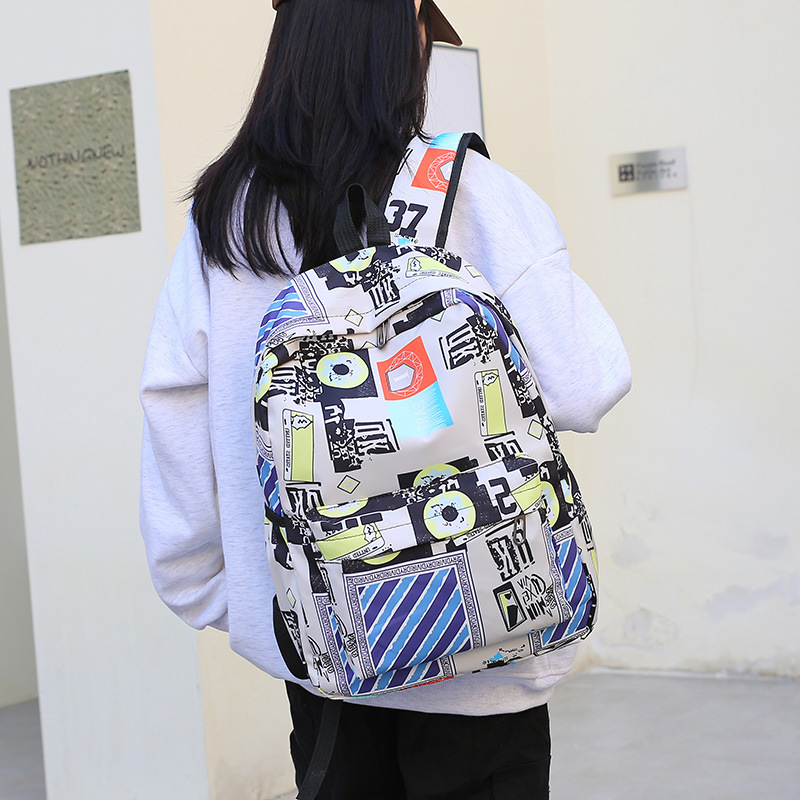 Wholesale of large-capacity new outdoor travel bags, business and leisure backpacks, and school bags for junior and senior high school students Application Scenario