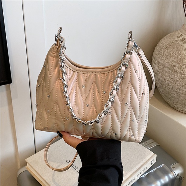 Korean high-end underarm bag, fashionable handbag, 2025 new pleated shoulder bag, niche crossbody bag, diamond-shaped women's bag full figure