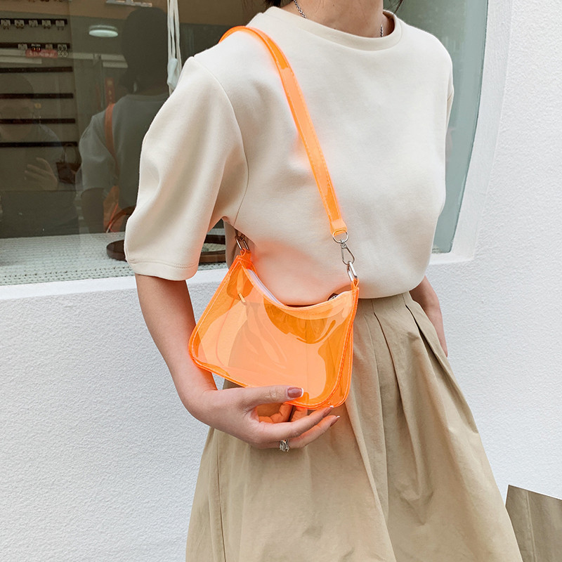 The new summer 2022 trendy Korean-style women's bag, a fashionable crossbody bag, is a trendy and stylish single-shoulder underarm bag details Picture