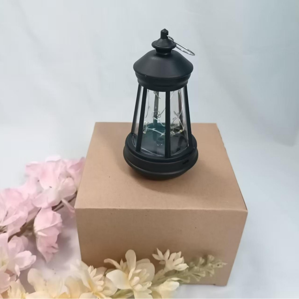 Solar night lights for villa courtyards, balconies, outdoor led lights, waterproof decorative landscape atmosphere lights, and hanging tree lights Application Scenario
