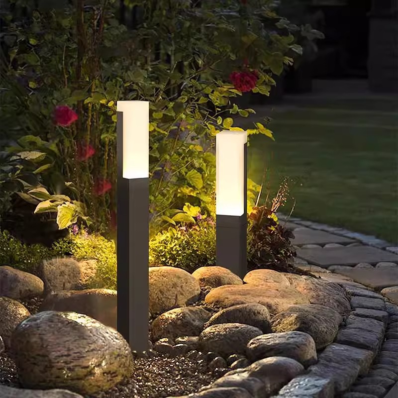 Lawn lights, outdoor waterproof courtyard lights, villa garden grassland landscape lights, outdoor simple high-pole column street lights details Picture