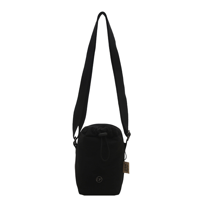 The new casual phone bag for 2025 is simple, fashionable and versatile. It is a single-shoulder crossbody bag made of water-resistant nylon fabric Item Picture