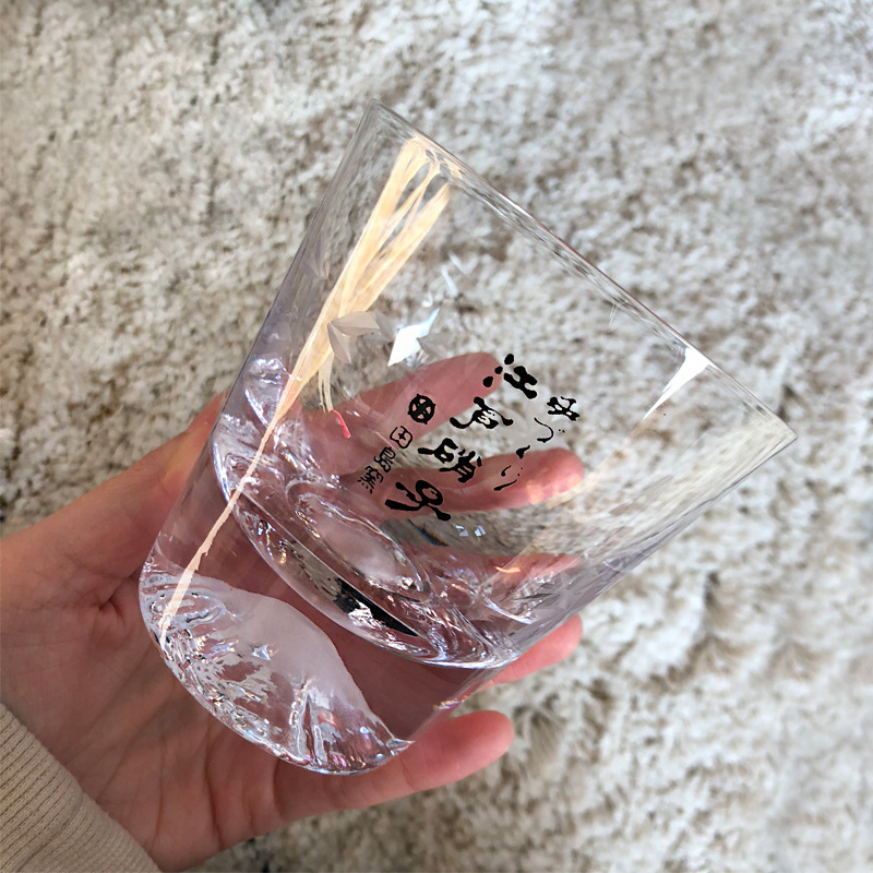 Wholesale of creative Fuji Mountain crystal glass cups, frosted snow Mountain cups, transparent water cups, gift cups that can be paired with wooden boxes Application Scenario