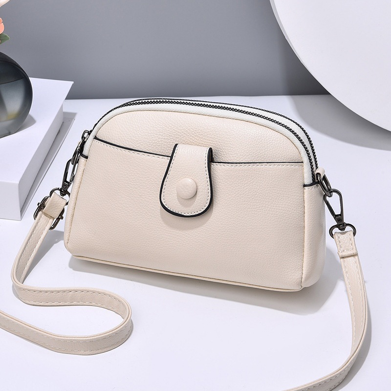 High-end quality small bag for women, 2022 new style women's single-shoulder crossbody bag, soft leather mom bag, fashionable commuting bag details Picture