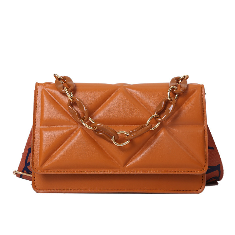 Simple and casual handbag, fashionable 2021 new retro and individual wide shoulder strap single-shoulder bag, stylish thick chain small bag Item Picture
