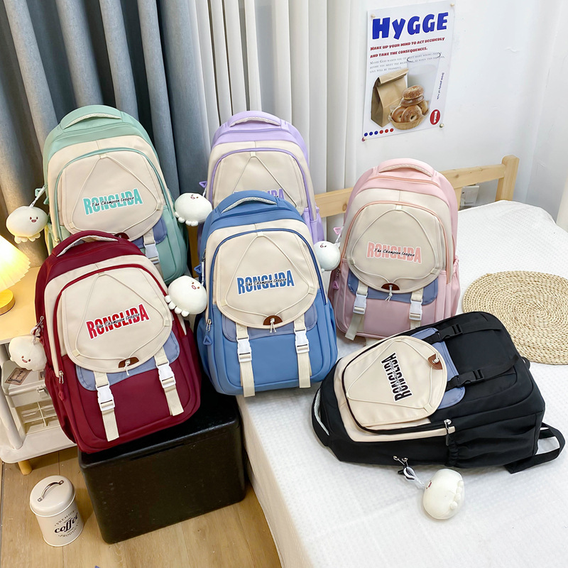 Japanese-style schoolbag with large capacity for high school and junior high school students, casual and lightweight backpack for primary school students, and girls' backpack Application Scenario