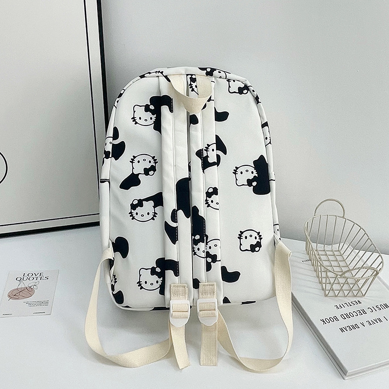 New ins fresh and cute backpack for primary and secondary school students, a large-capacity, lightweight and simple backpack Application Scenario
