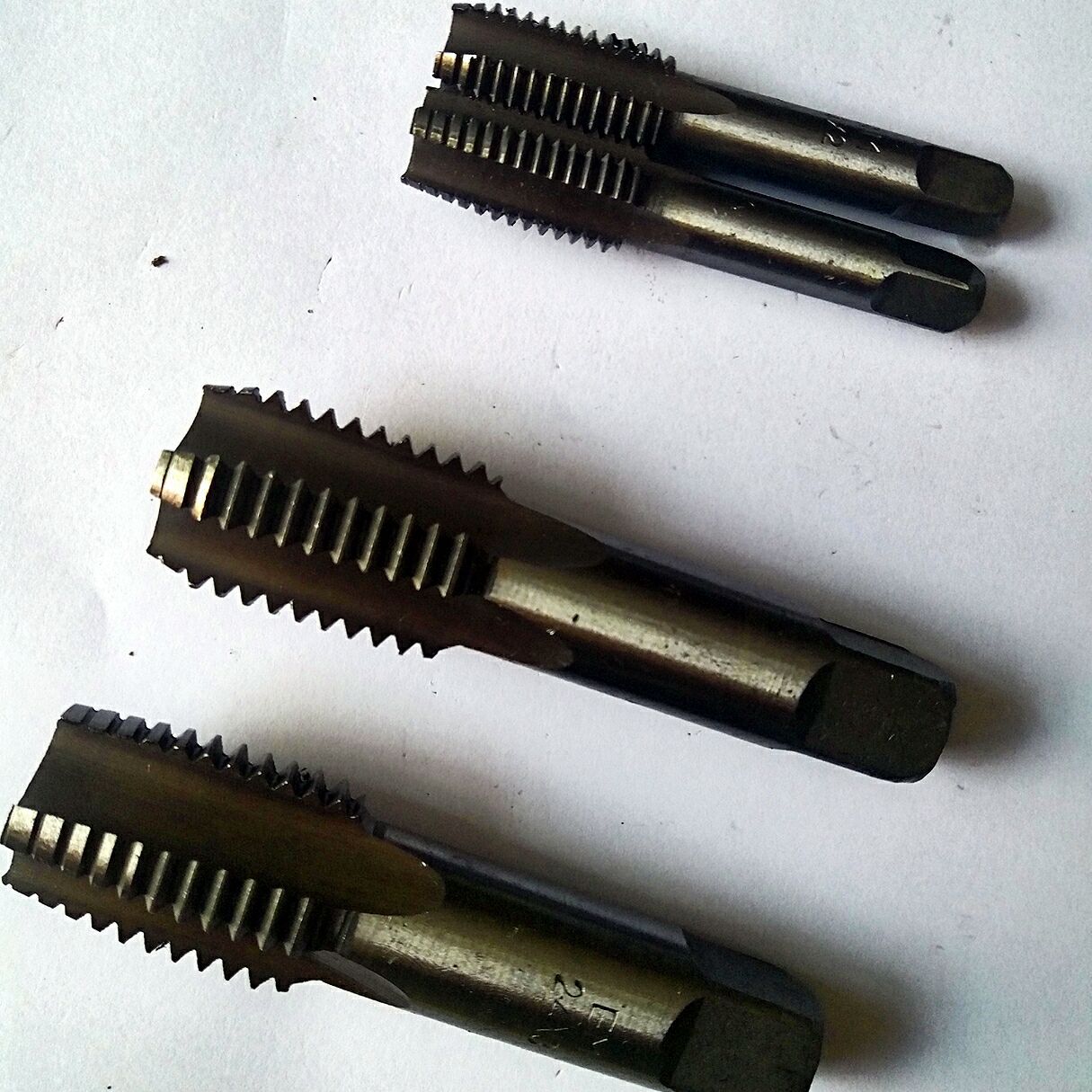 Hand tap straight groove tapping special thread tool M3-M30. Coarse and fine thread taps, hand taps Application Scenario