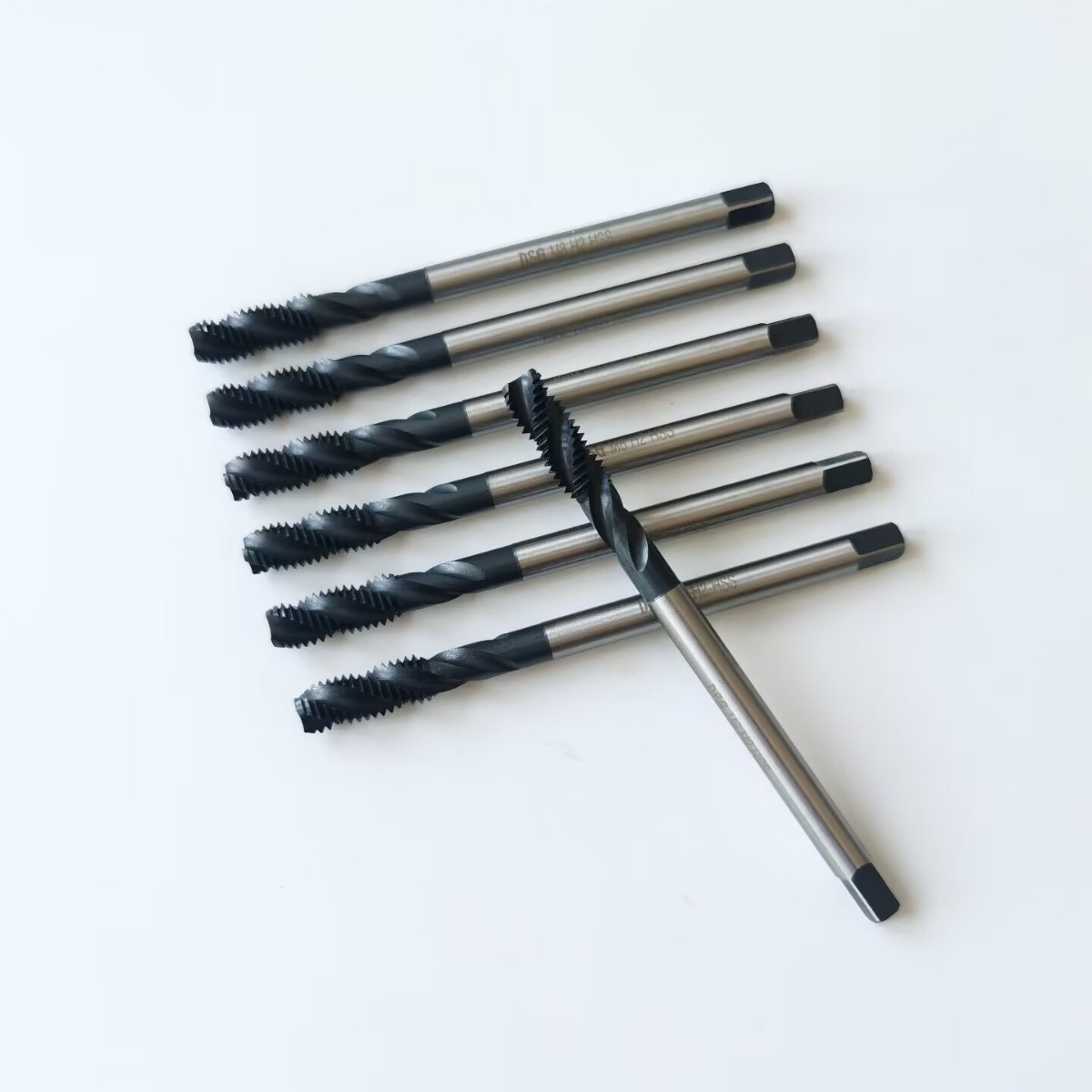 Yiske fully ground nitrided blackening screw lengthening machine taps M4, M5, M6, M8 black blind hole thread taps Item Picture