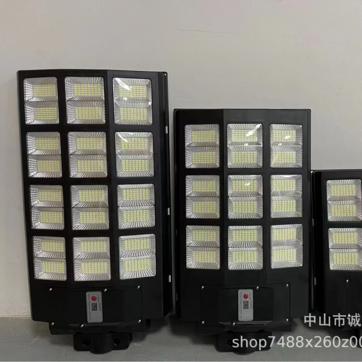 Cross-border exclusive supply of new solar integrated street lamps, wall-mounted Mercedes-Benz and BMW waterproof high-brightness street lamps for new rural areas Application Scenario