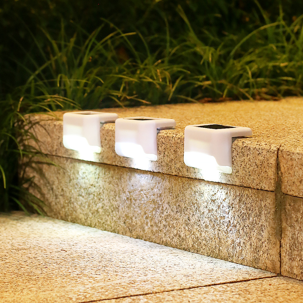 Solar-powered fence lights, outdoor rainproof step lights, fence lights, staircase lights, courtyard railing lights, solar-powered step lights Specification drawing