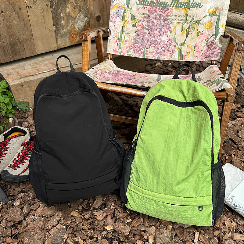 Outdoor cycling women's lightweight small backpack, lightweight and foldable hiking bag, multi-functional leisure travel backpack that can be stored Specification drawing