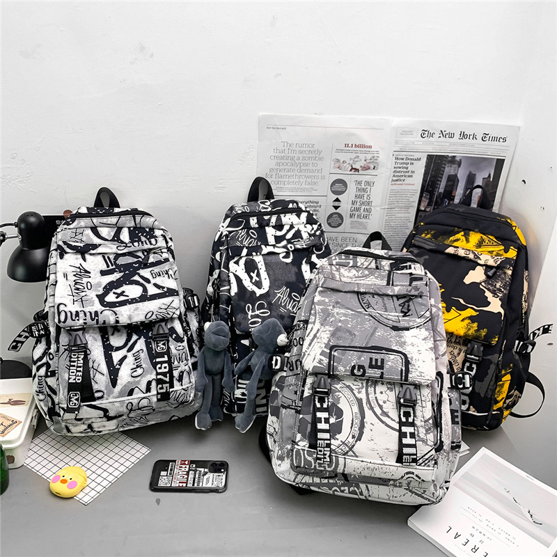 This is a large-capacity Japanese Harajuku backpack for girls, junior high school, senior high school and college students. It is also a trendy, casual and versatile sports backpack for men Application Scenario