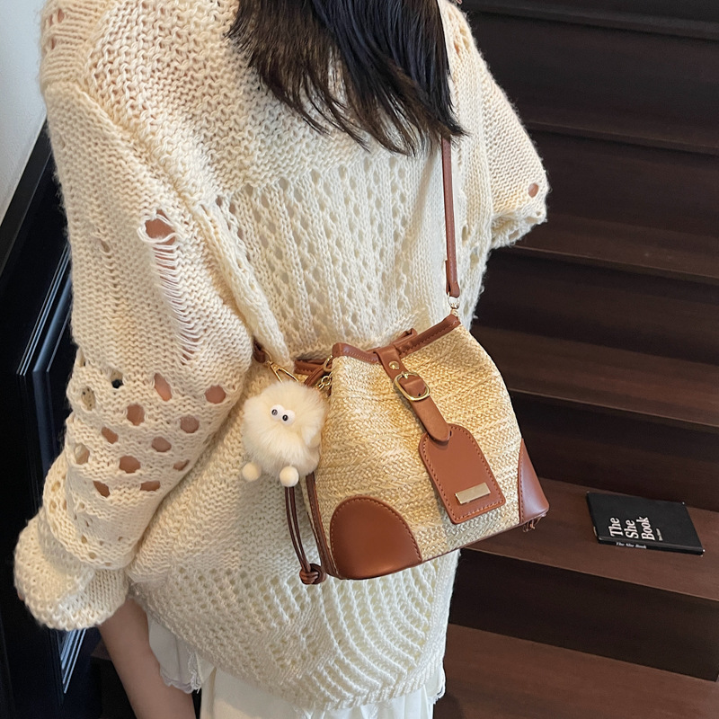 Trendy bucket bag for women, 2025 new high-end straw woven bag, color-blocking niche portable single-shoulder bag, fashionable crossbody bag details Picture