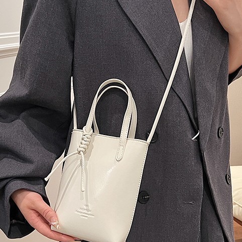 Ladies' small square bag, retro mini single-shoulder bag, cute and fresh Japanese and Korean macaron vertical key change crossbody bag Specification drawing
