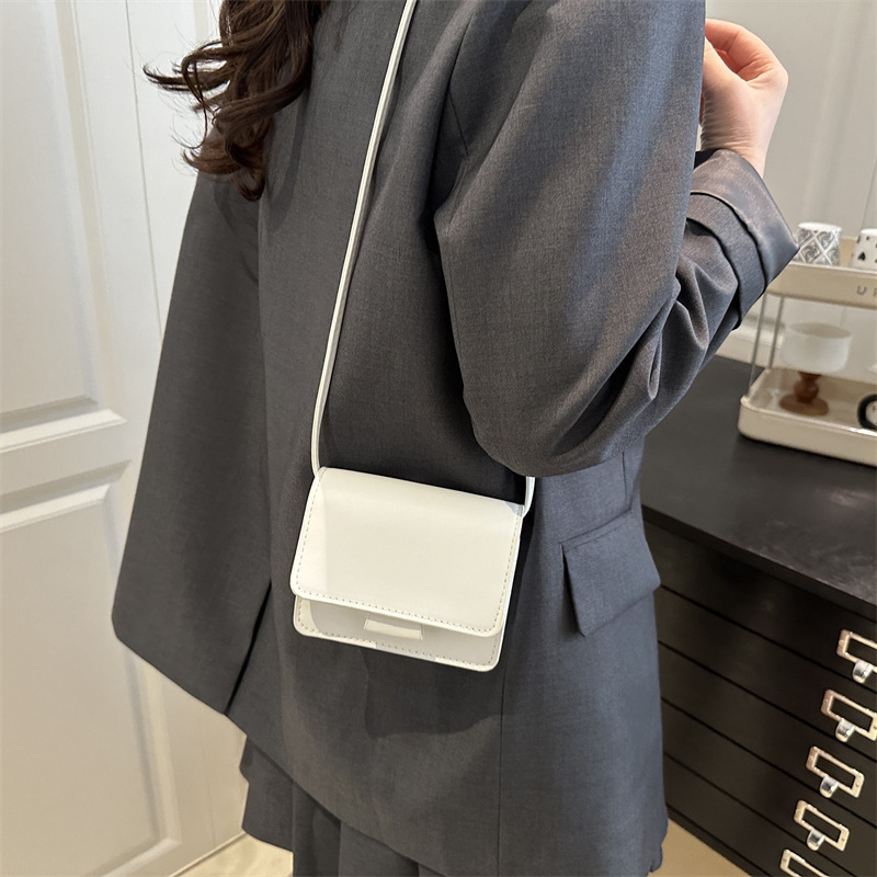 Cross-border trendy small square bag, stylish princess girl coin purse, single-shoulder bag, versatile chain crossbody bag Specification drawing