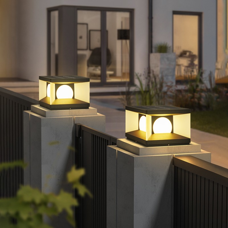 Solar column head lights, outdoor garden lights, waterproof door column lights, gate lights, villa column lights, fence lights, door head lights Application Scenario