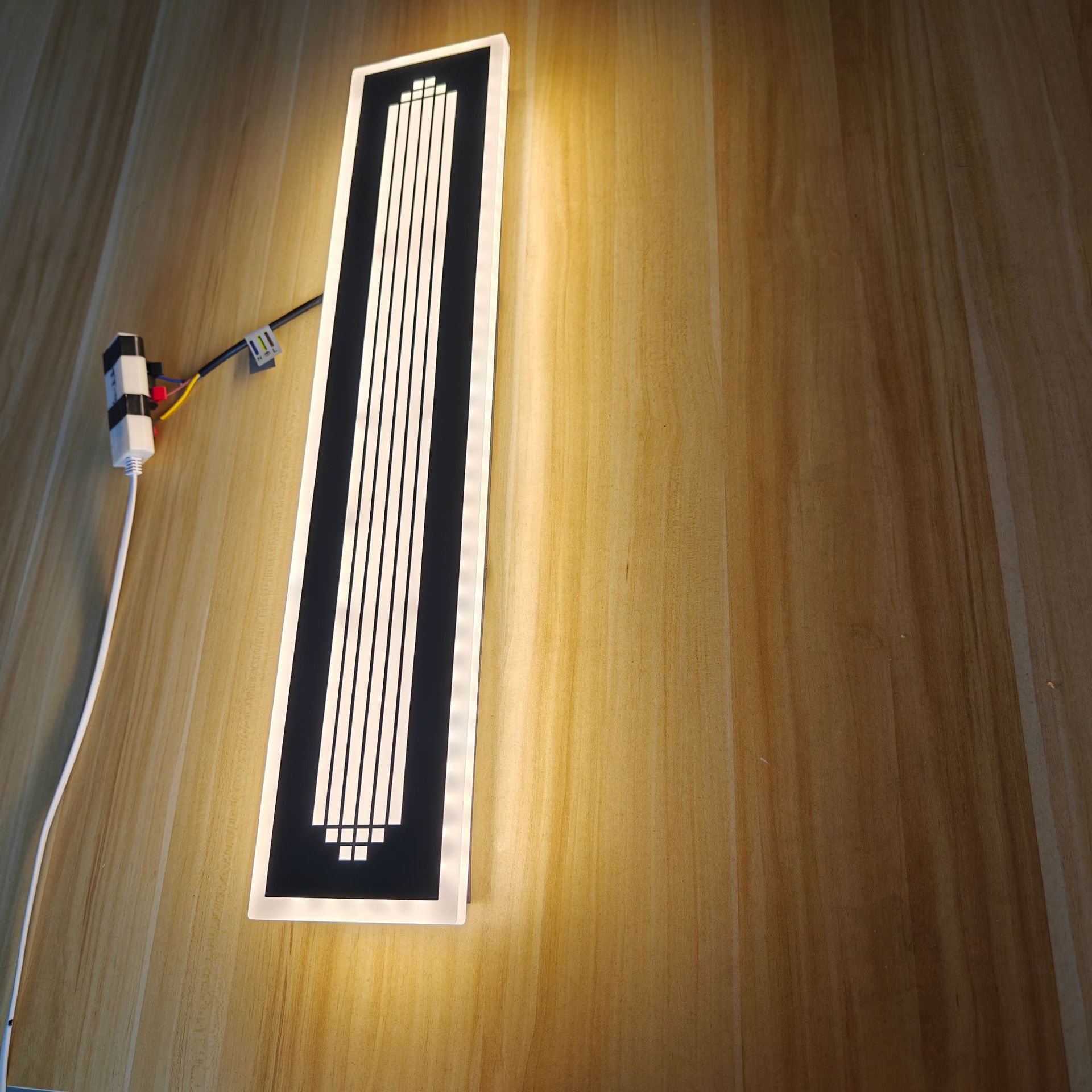 Outdoor wall lamps, waterproof outdoor terraces, hotel and villa gates, exterior walls, columns, modern and simple courtyard lamps, wall lamps Application Scenario
