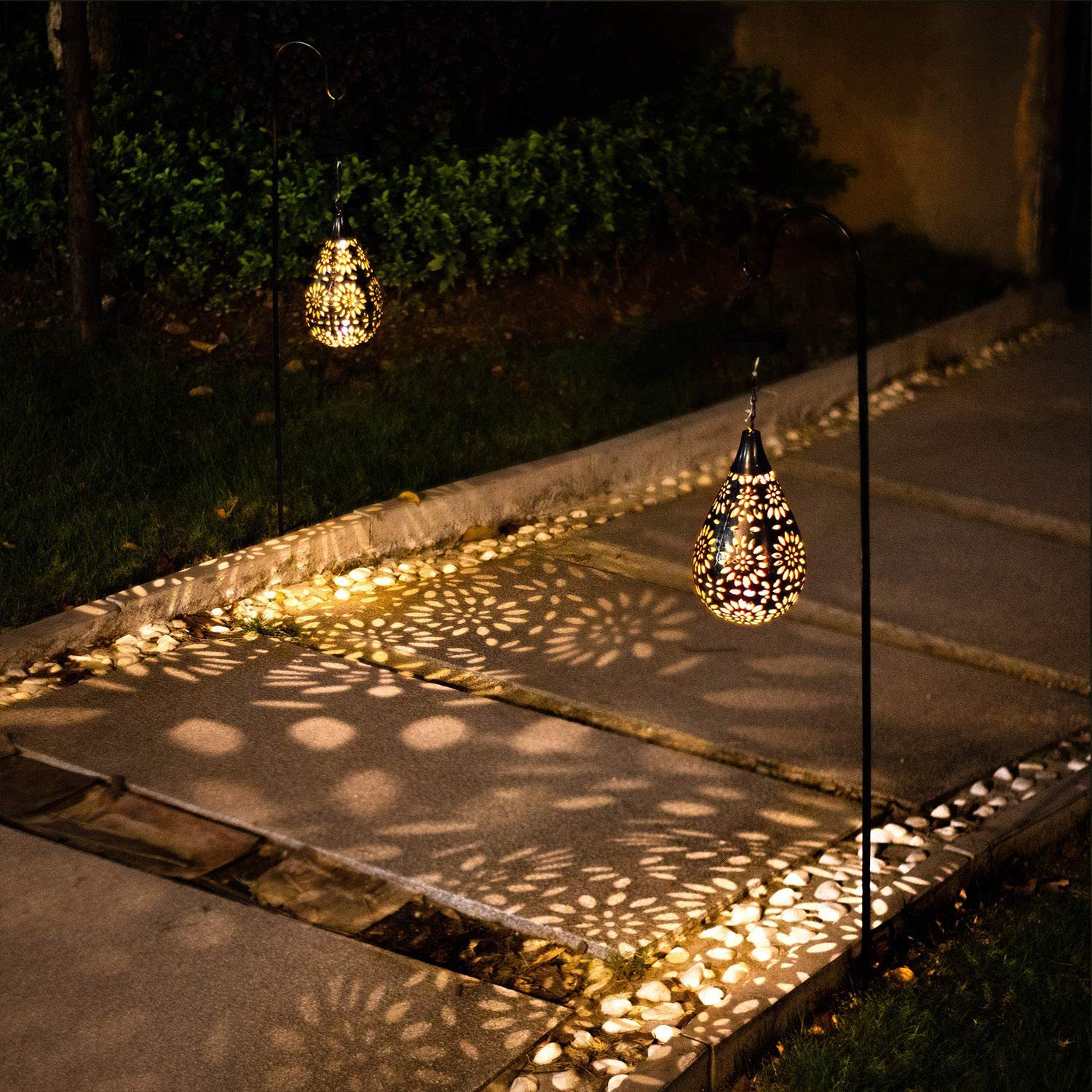 Cross-border best-selling solar outdoor garden lights, Daisy ironwork chandeliers, lawn lights, fence LED pendants and projection lights Application Scenario