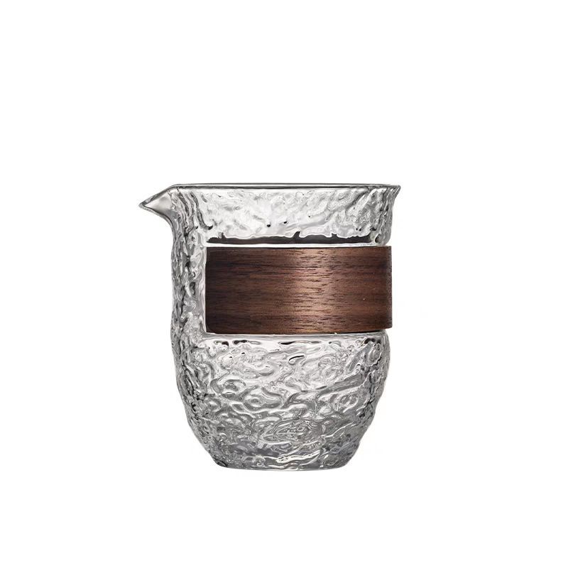 Household tea sea uniform cup, vertical pattern high borosilicate glass with heat insulation wooden frame, eagle beak fair cup for tea brewing and distribution Item Picture