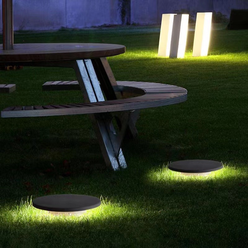 Outdoor lawn lights, waterproof solar garden lights, modern and simple plug-in lights, garden landscape lights, outdoor grassland lights Application Scenario