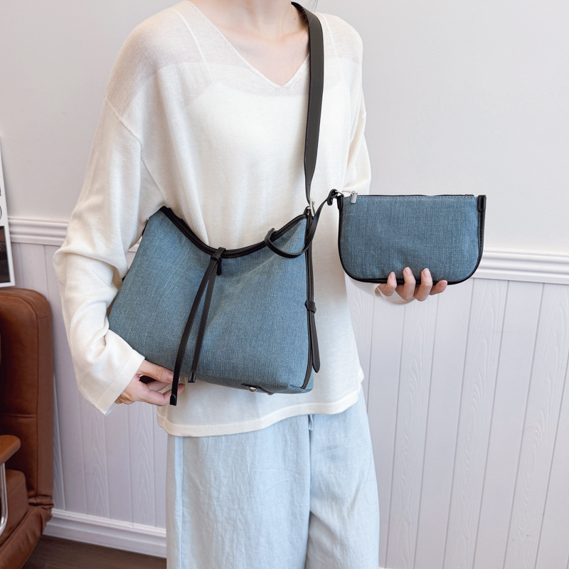 Cross-border wholesale women's crossbody bags, large-capacity commuter tote bags, 2025 new style casual canvas bags, trendy single-shoulder bags details Picture