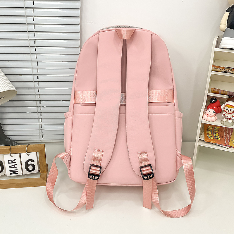 Wholesale of fresh and cute schoolbags for junior high school girls, small bear lightweight backpacks for girls, large capacity and durable backpacks Application Scenario