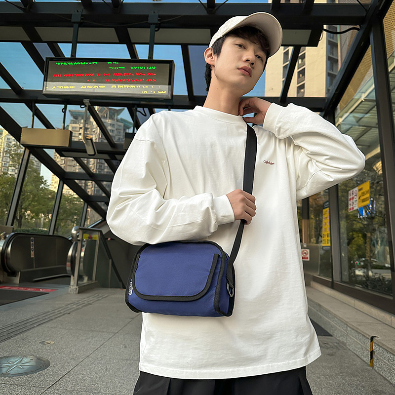 2025 New style fashionable couple single-shoulder bag with high appearance level, solid color, cool and trendy three-dimensional single-shoulder crossbody bag, casual bag Specification drawing