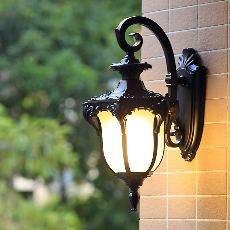 European-style retro bedroom lamps, bedside lamps, courtyard balcony living room lamps, corridor and villa Chinese-style waterproof wall lamps full figure