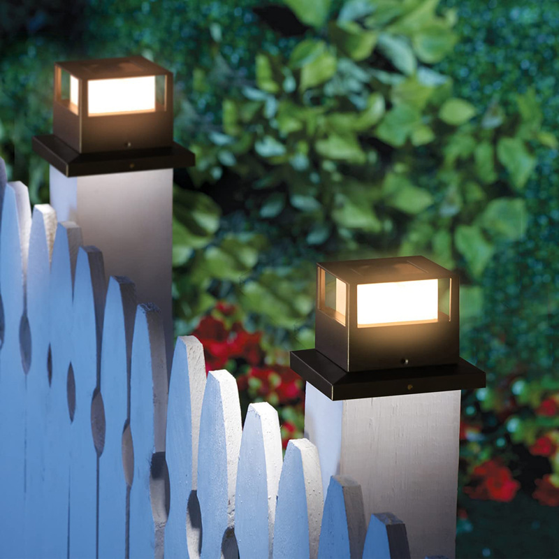 Outdoor solar column head lamps, square wooden column head lamps, column cap lamps, household garden lamps, fence lamps full figure