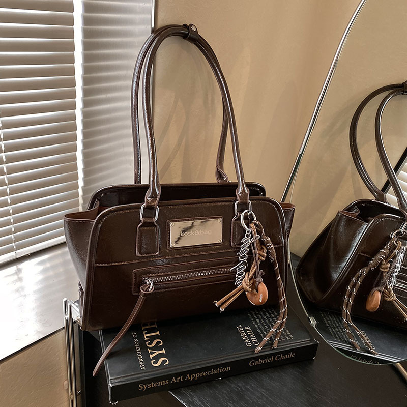 Korean niche Boston underarm bag for women, 2025 new bowling bag, high-end casual single-shoulder handbag details Picture