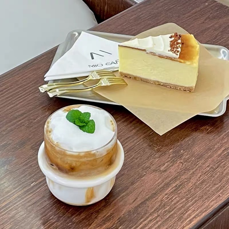 Household high borosilicate glass single-layer cup, transparent glass juice milk globe cup, coffee pudding cup Application Scenario